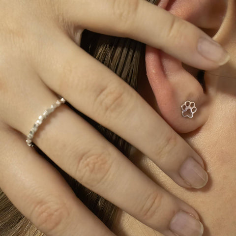 Labuta 14K white gold earrings