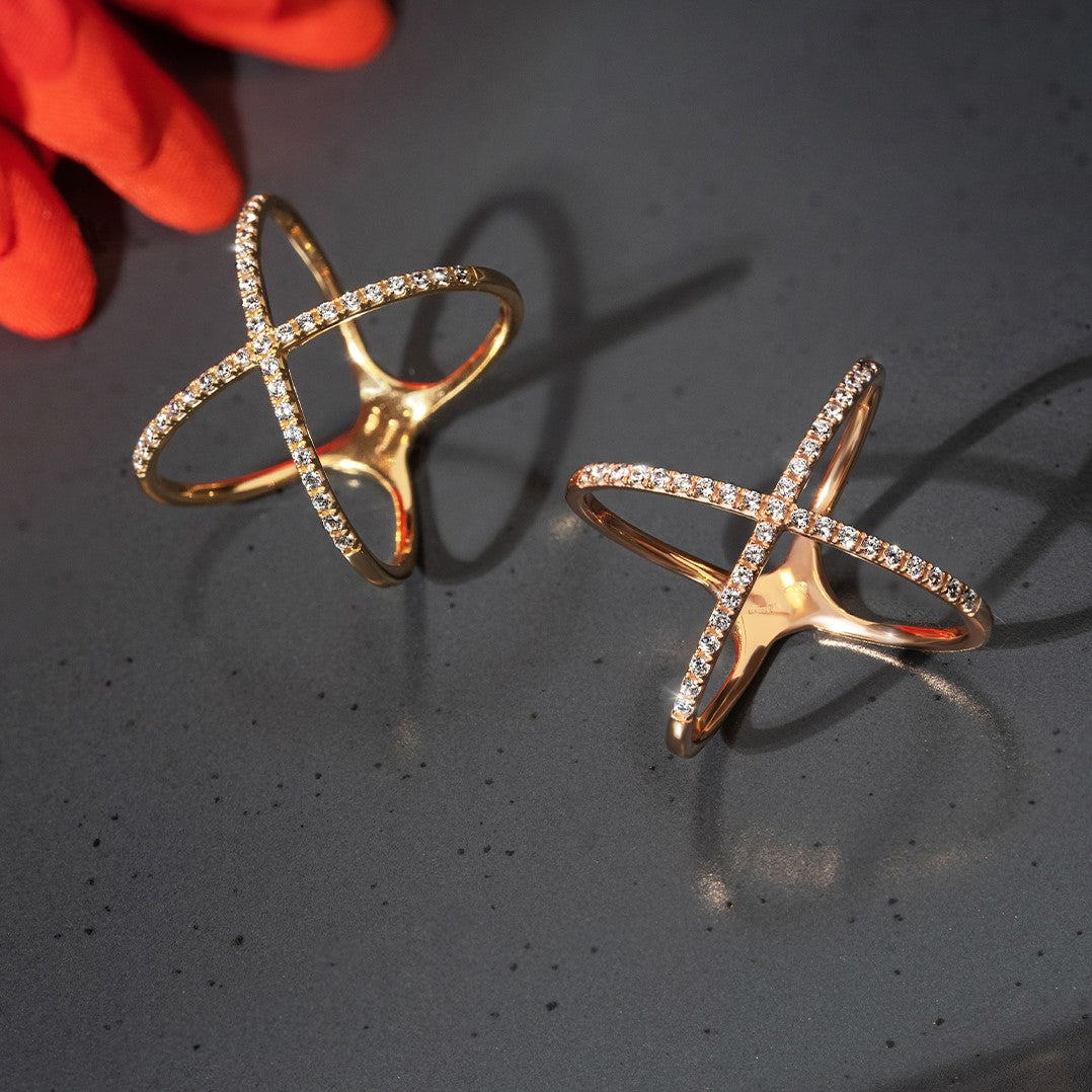 Inel XOX aur galben 18K pavat cu zirconii