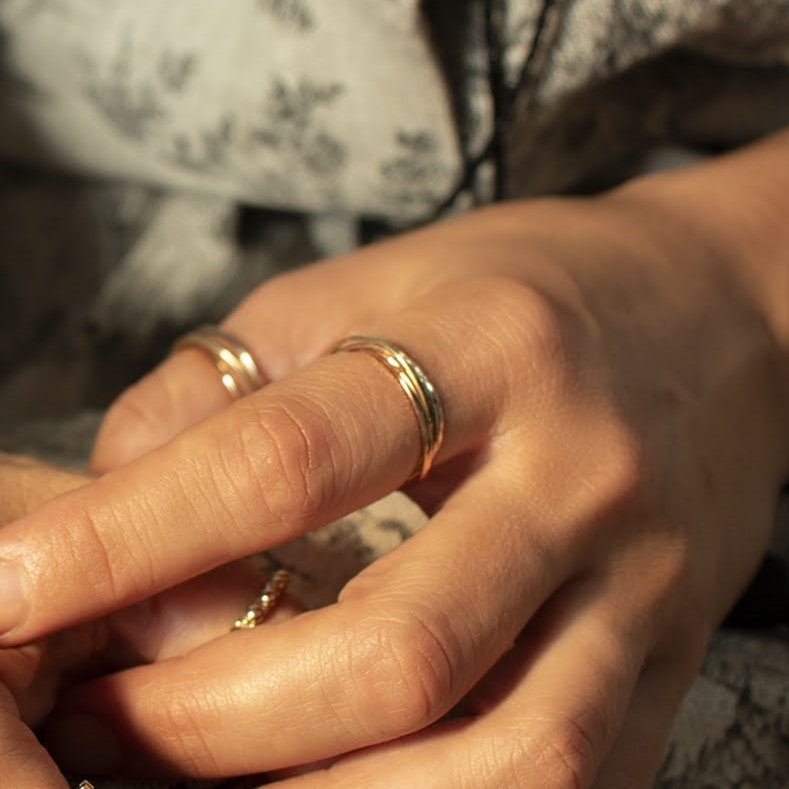 Inel unisex Maxi Essential Tris Structurat din aur multicolor 14K