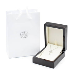 Colier Mini Cross Diamonds Pave Aur alb de 18k – Colecția Milan