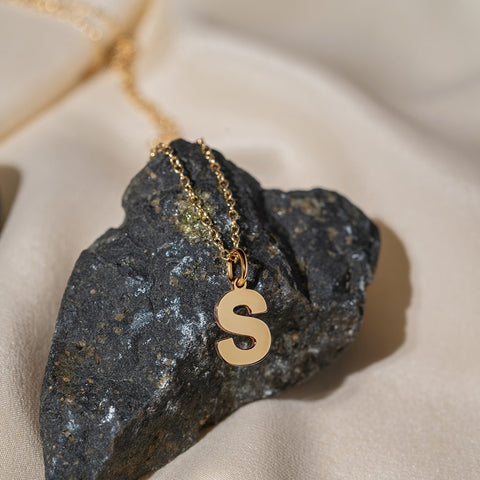 Pandant ALFABET aur galben 14K