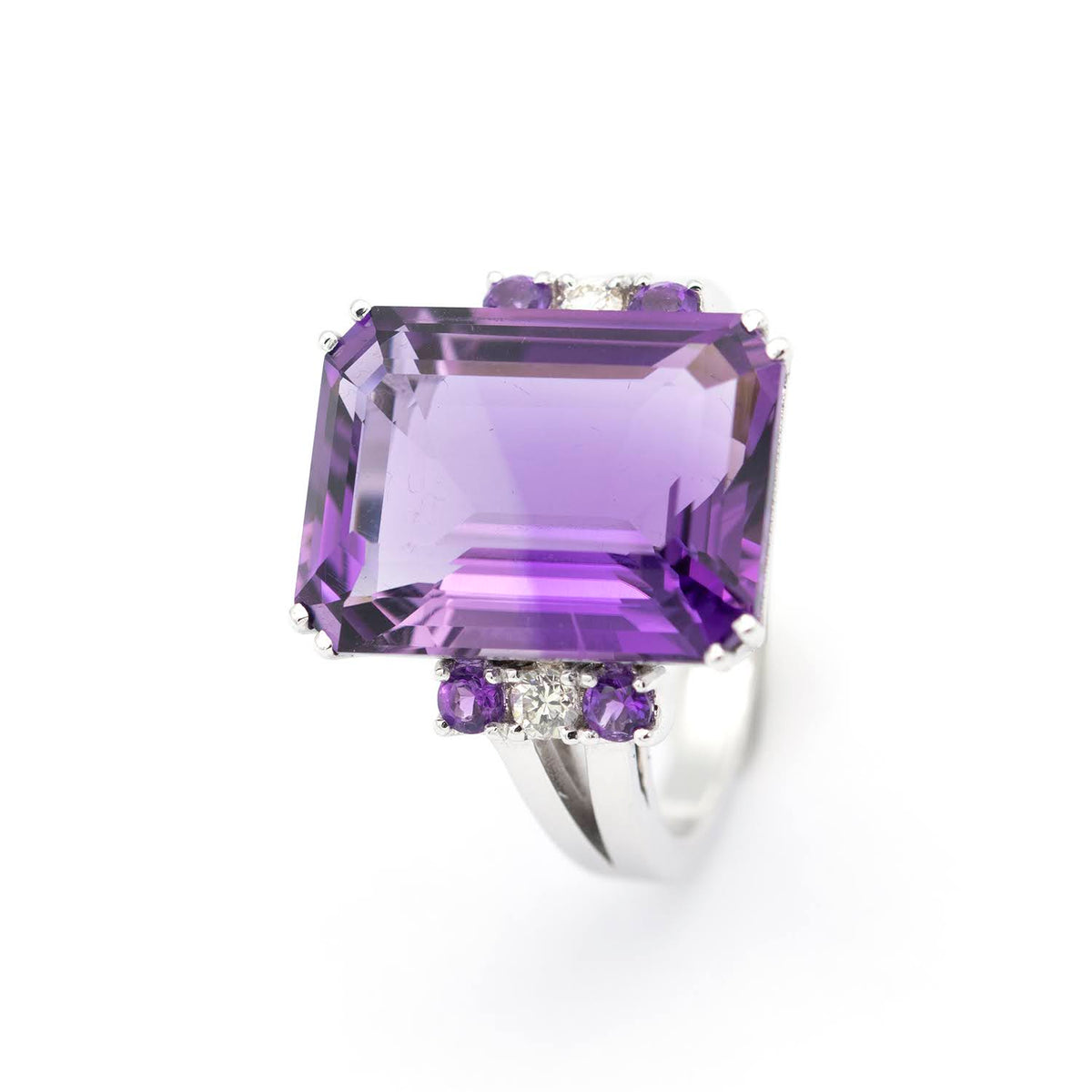 Inel de logodna Amethyst 10.30ct din aur alb de 18K