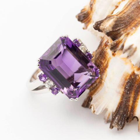 Inel de logodna Amethyst 10.30ct din aur alb de 18K