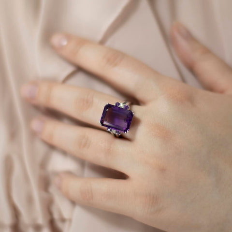 Inel de logodna Amethyst 10.30ct din aur alb de 18K