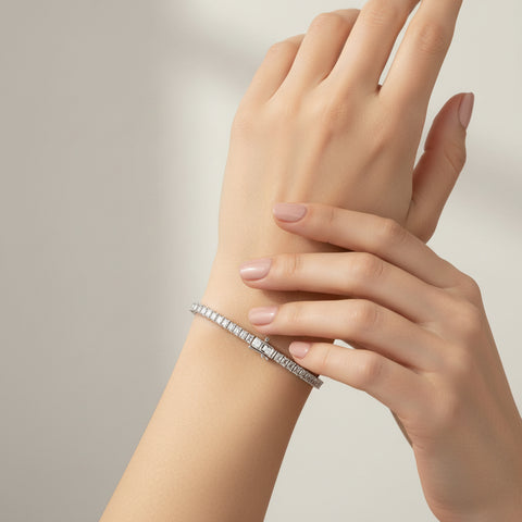 Bratara tennis cu diamante 8.64ct emerald cut din aur alb 18k