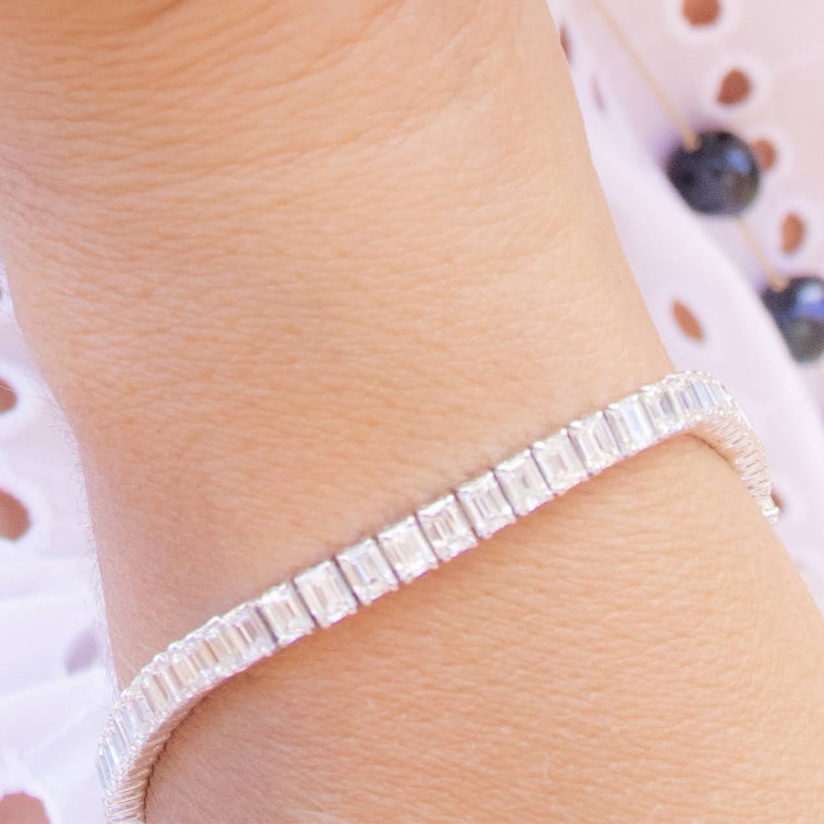 Tennis bracelet with 1.50ct black diamonds in 18K gold