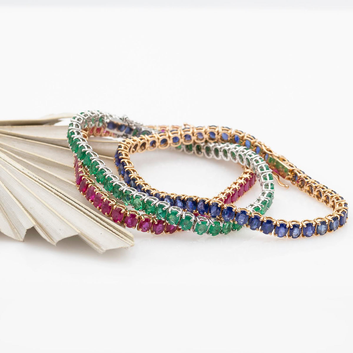 Bratara tennis cu safire 12.35ct oval cut din aur roz 18k