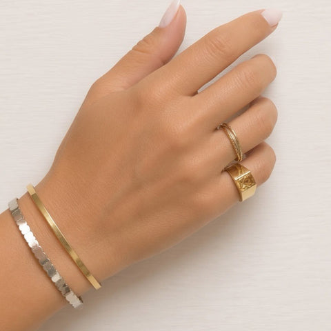 Simple 18K white gold bracelet