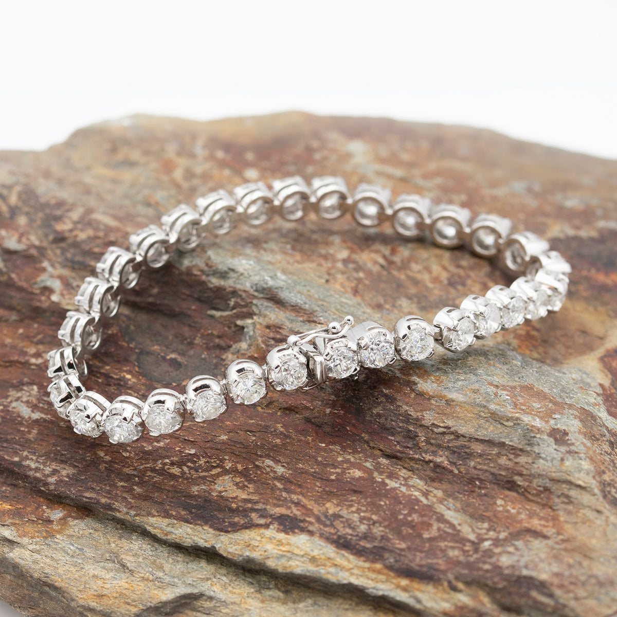 Tennis bracelet with 1.50ct black diamonds in 18K gold