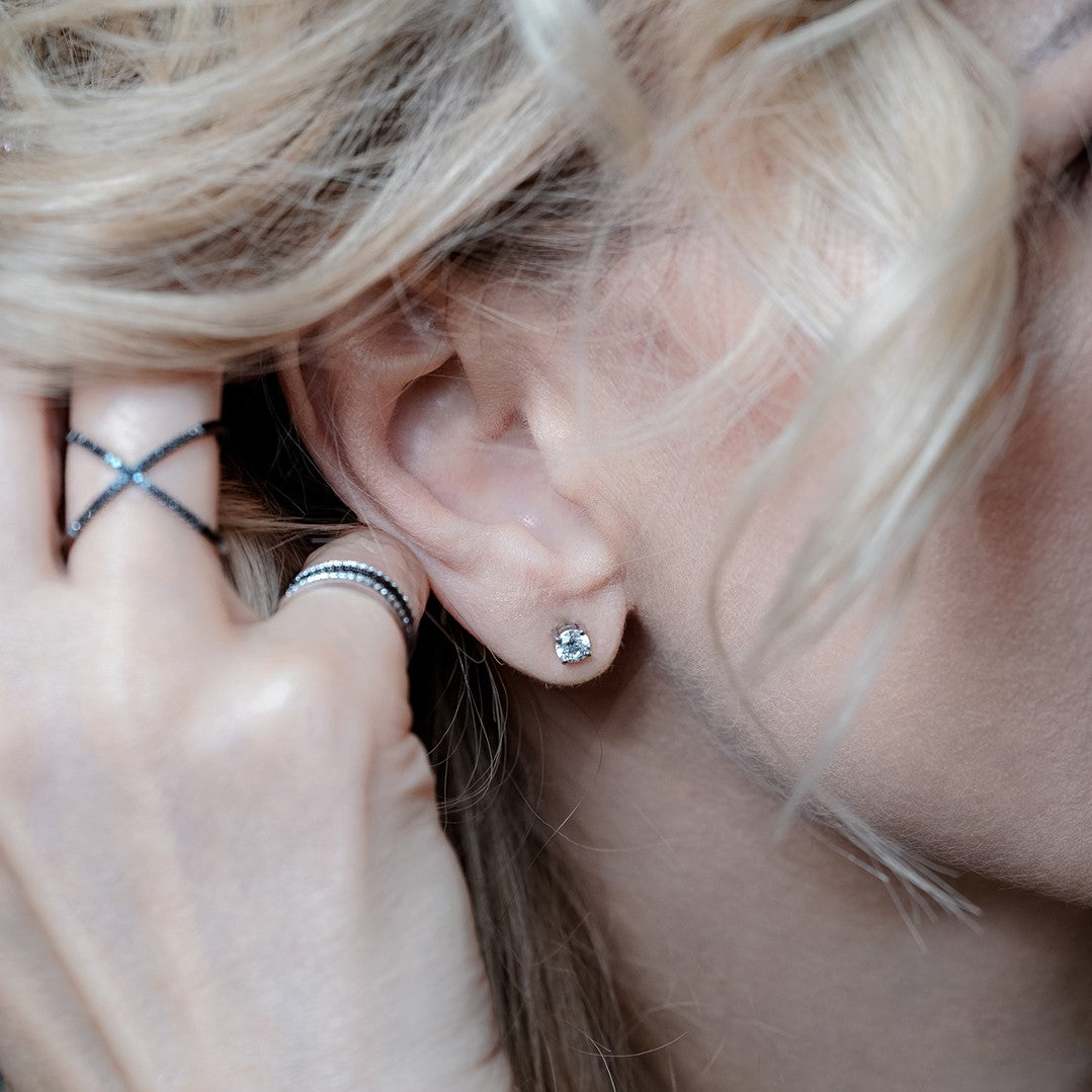 Cercei solitaire diamante albe 0.81ct din aur alb de 18k