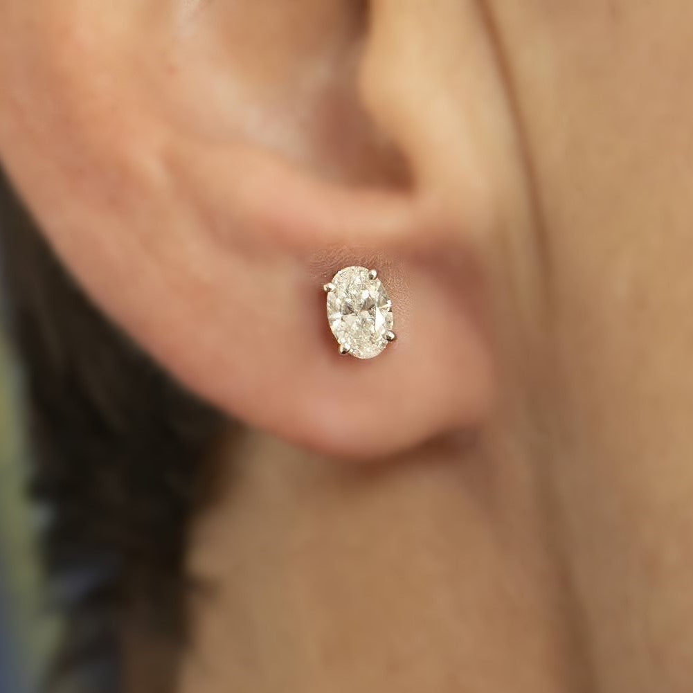 Cercei solitaire diamante oval cut albe 1.02ct din aur alb de 18k