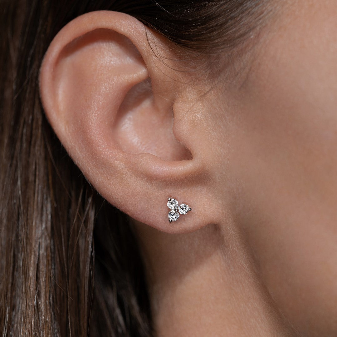 Cercei Tris cu 3 diamante albe 0.27ct din aur alb de 18k