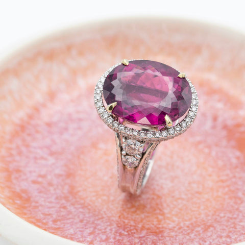 18K white gold engagement ring with morganite and diamonds 0.64ct