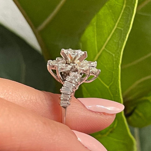 18K white gold engagement ring with morganite and diamonds 0.64ct