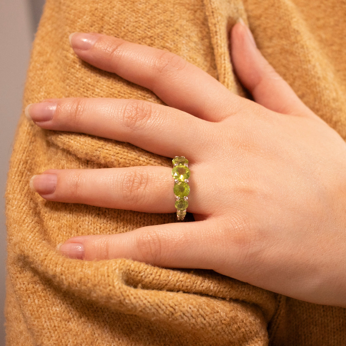 18K white gold engagement ring with morganite and diamonds 0.64ct