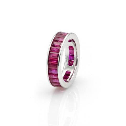 Inel Eternity cu rubine 4.85ct din aur alb de 18k