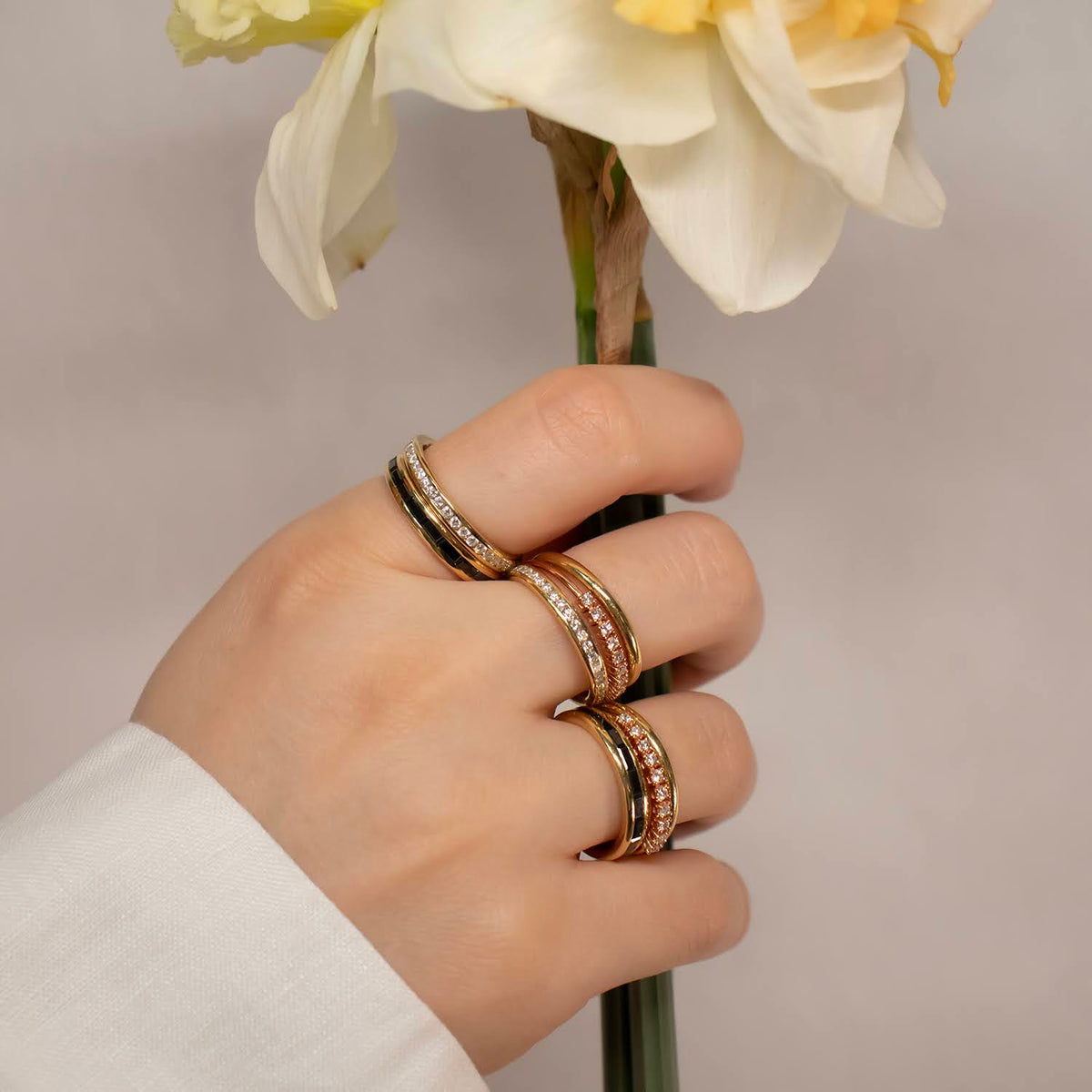 18K white gold engagement ring with morganite and diamonds 0.64ct