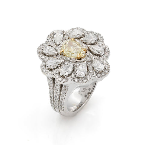 Inel Floare cu diamant galben de 1.04ct si diamante albe  1.27ct din aur alb de 18k