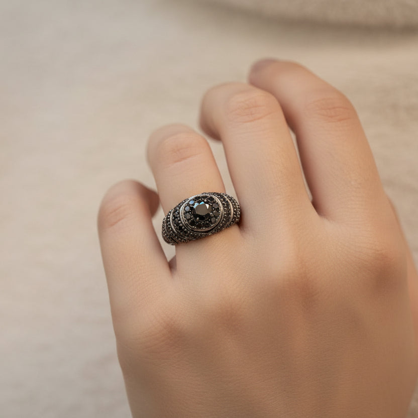 Inel bon-bon cu diamante negre 2.36 ct din aur alb rodiat de 18k