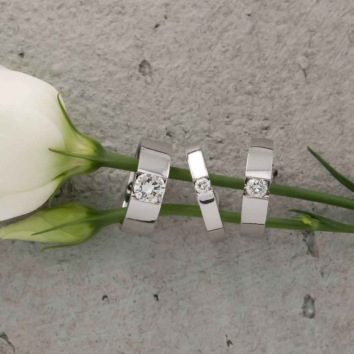 18K rhodium-plated white gold ring paved with black diamonds 0.10ct