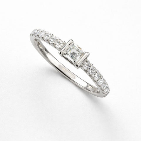 18K white gold engagement ring with morganite and diamonds 0.64ct