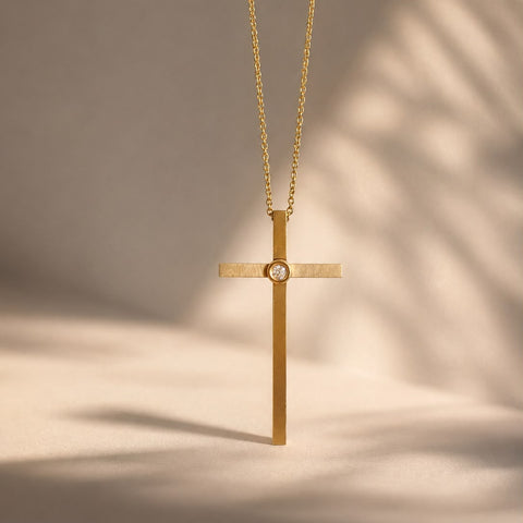 18k yellow gold 3D Star pendant chain with 1.25mm diamonds