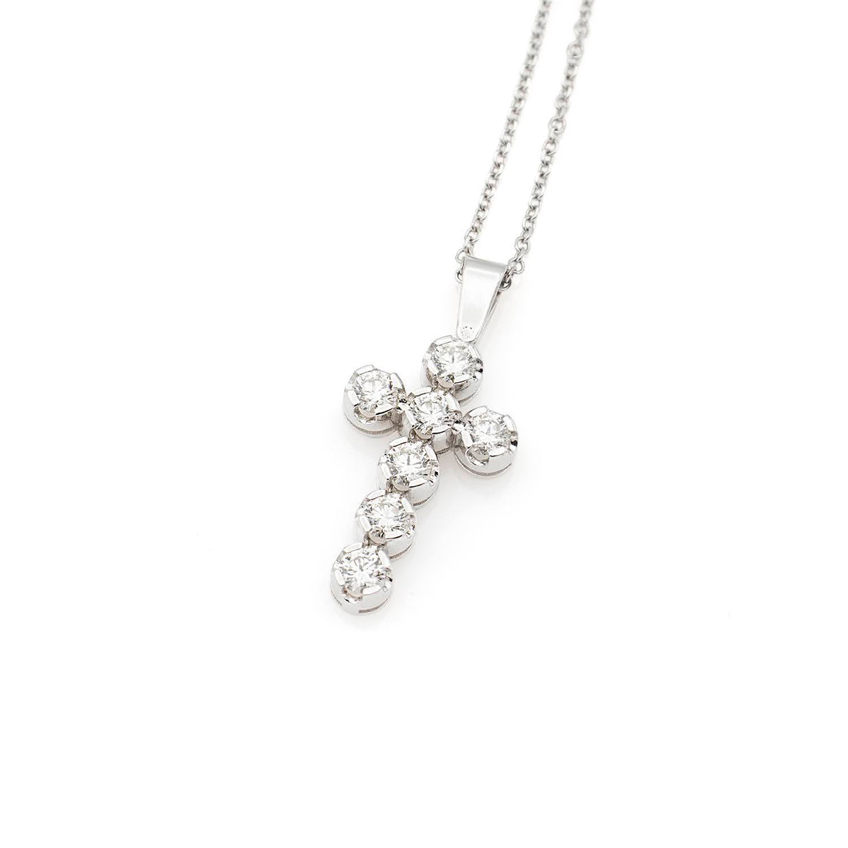Cruce din aur alb de 18k cu 7 diamante albe 0.78ct