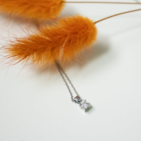 Solitaire 0.06ct din aur alb de 14k