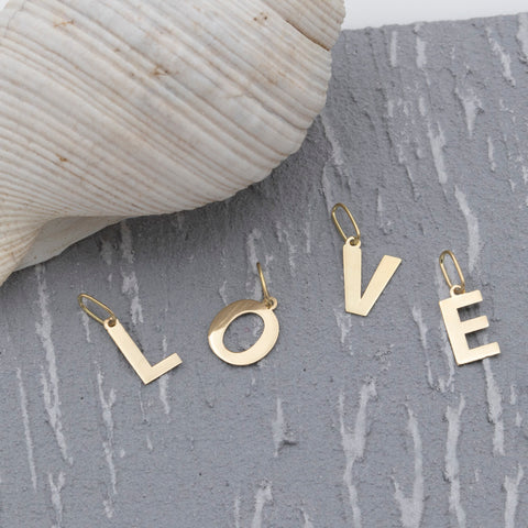 Pandant Litera M aur galben 14K