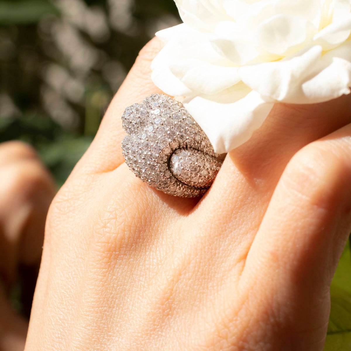 18K white gold engagement ring with morganite and diamonds 0.64ct