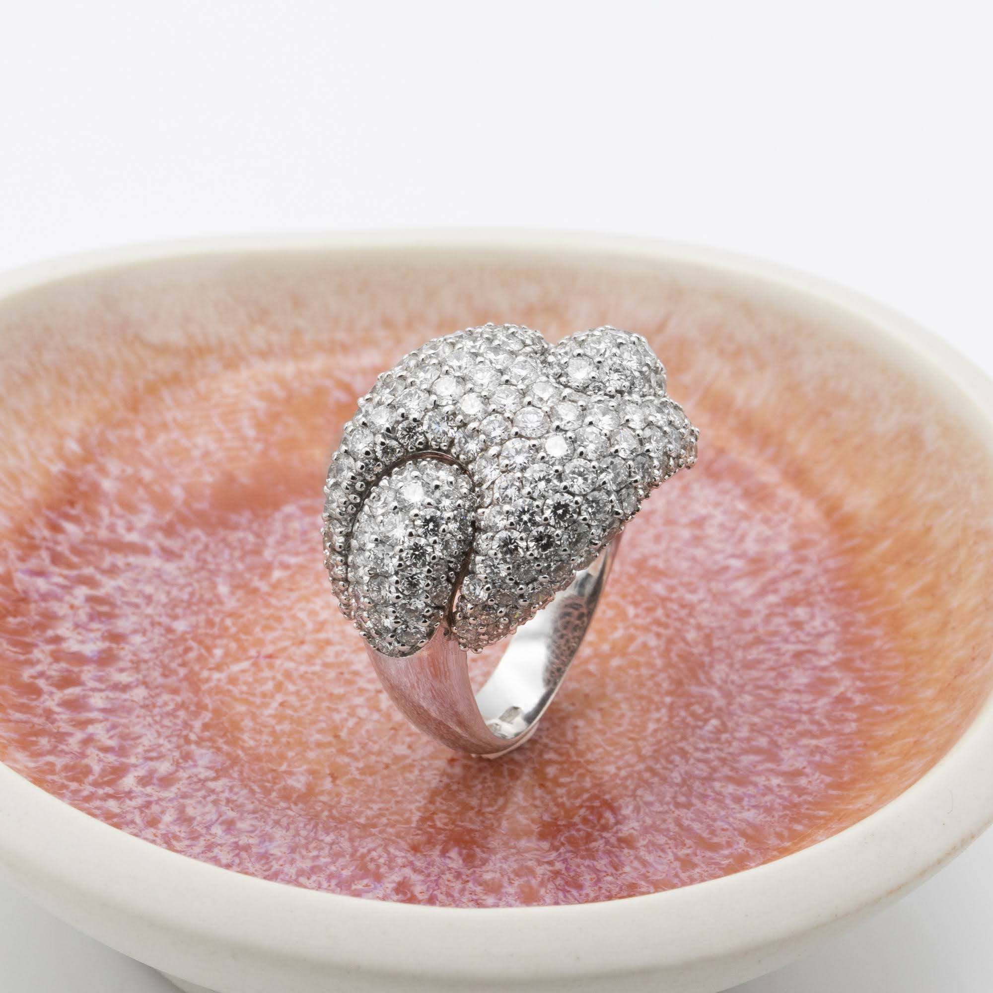 Inel Pave de 5,05 ct Marina Knot Diamonds – Colecția Milan