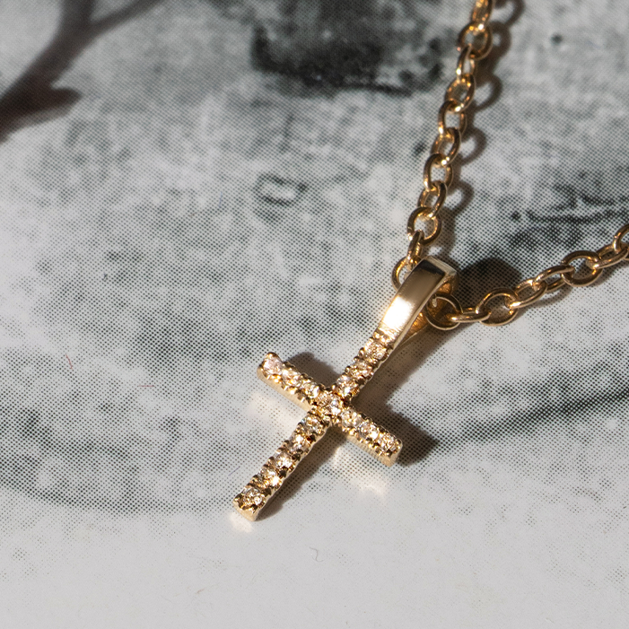 Mini Cross Diamonds Pave Necklace 18k yellow gold – Milan Collection