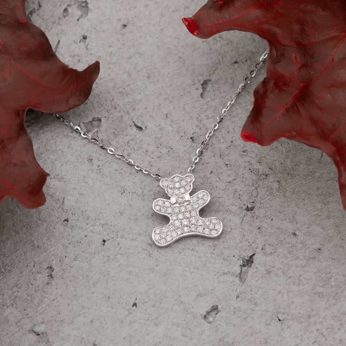 Pandant Teddy din aur alb de 18k pave cu diamante albe