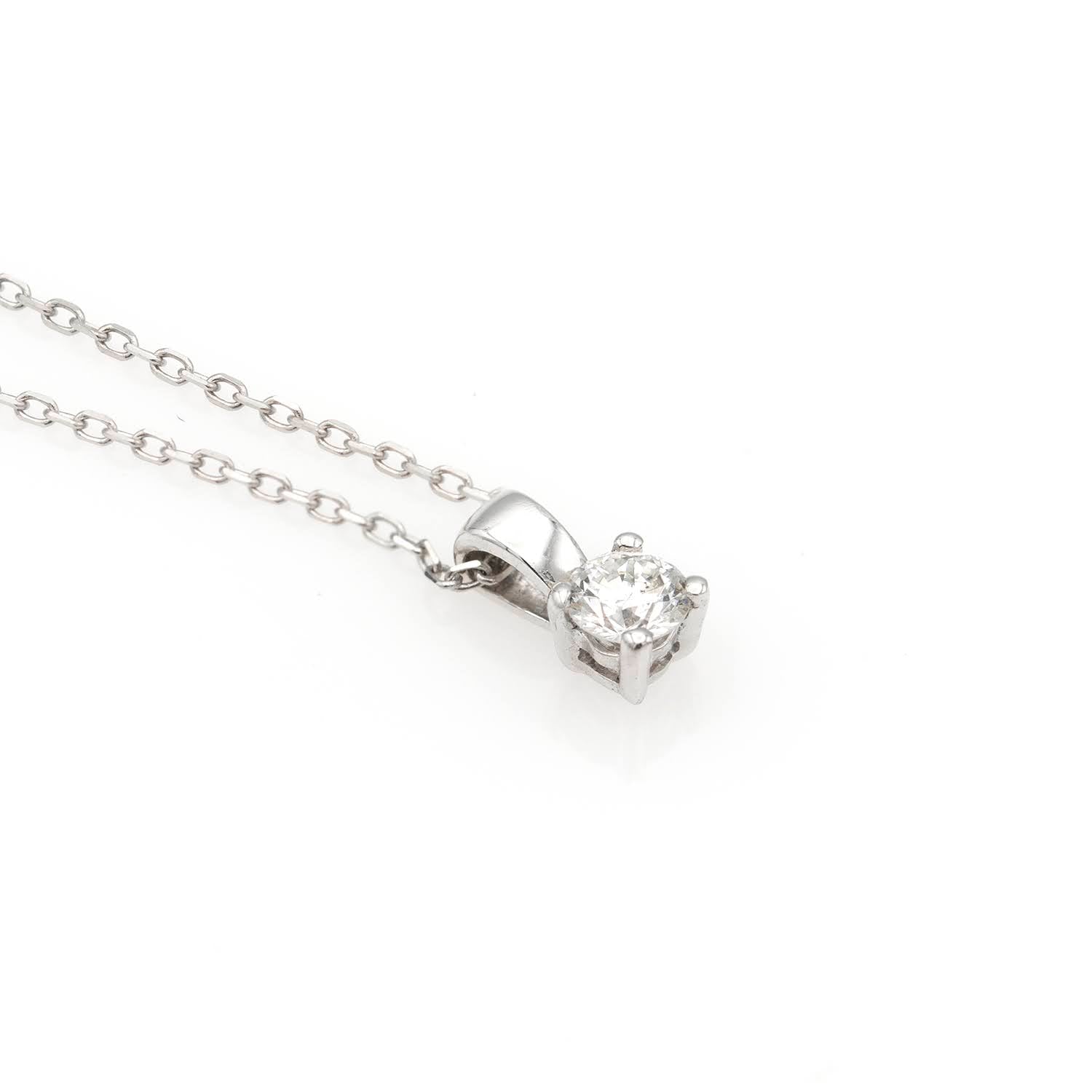 Pandantiv cu diamante rotunde, strălucitoare, cu 4 gheare, 0,20 ct – Colecția London