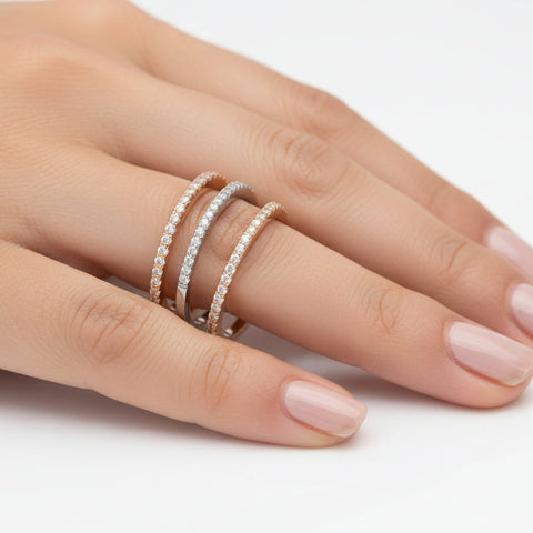 Inel cu Pave de diamante din aur roz de 18K